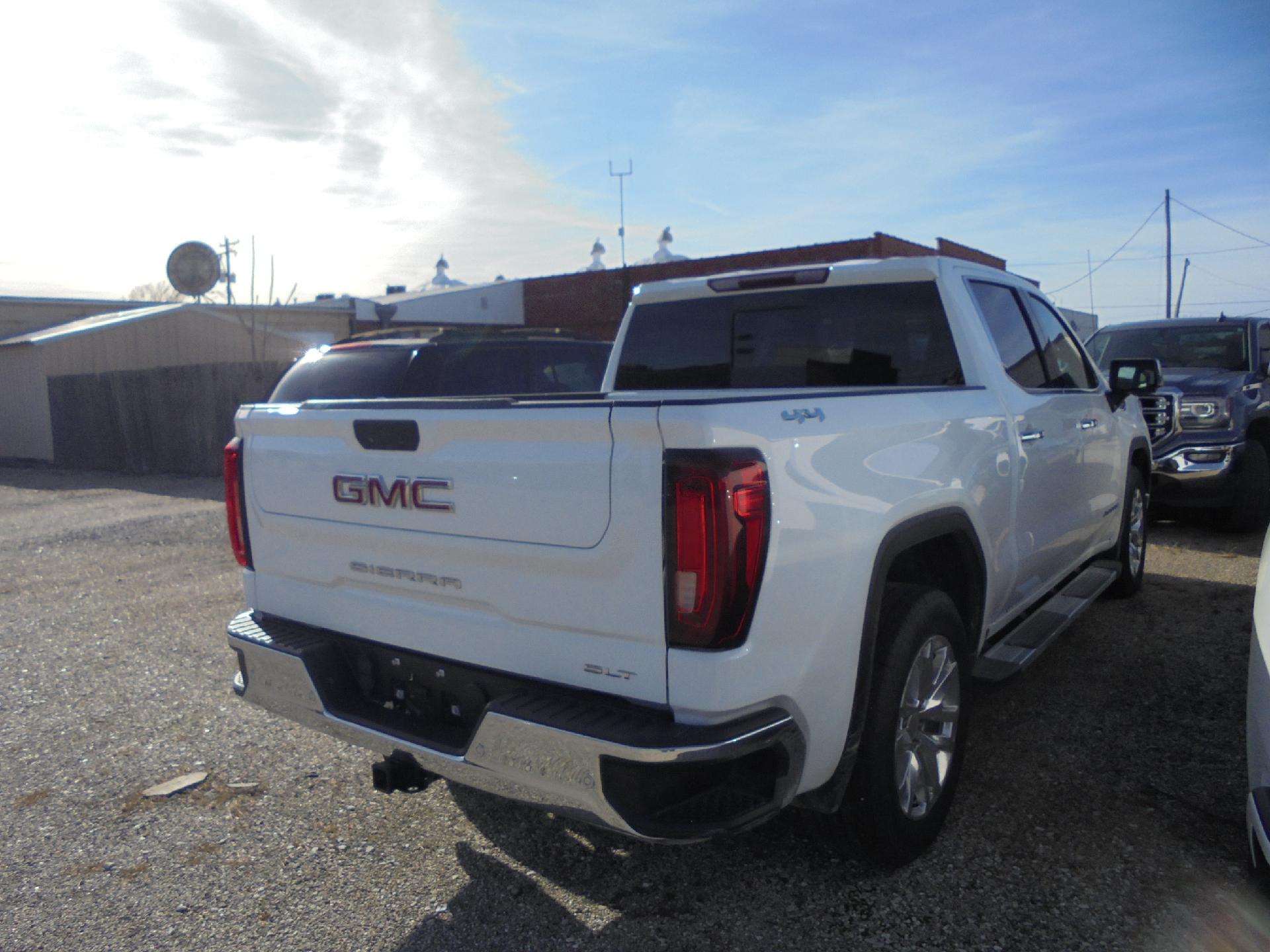 2021 GMC Sierra 1500 SLT photo 4