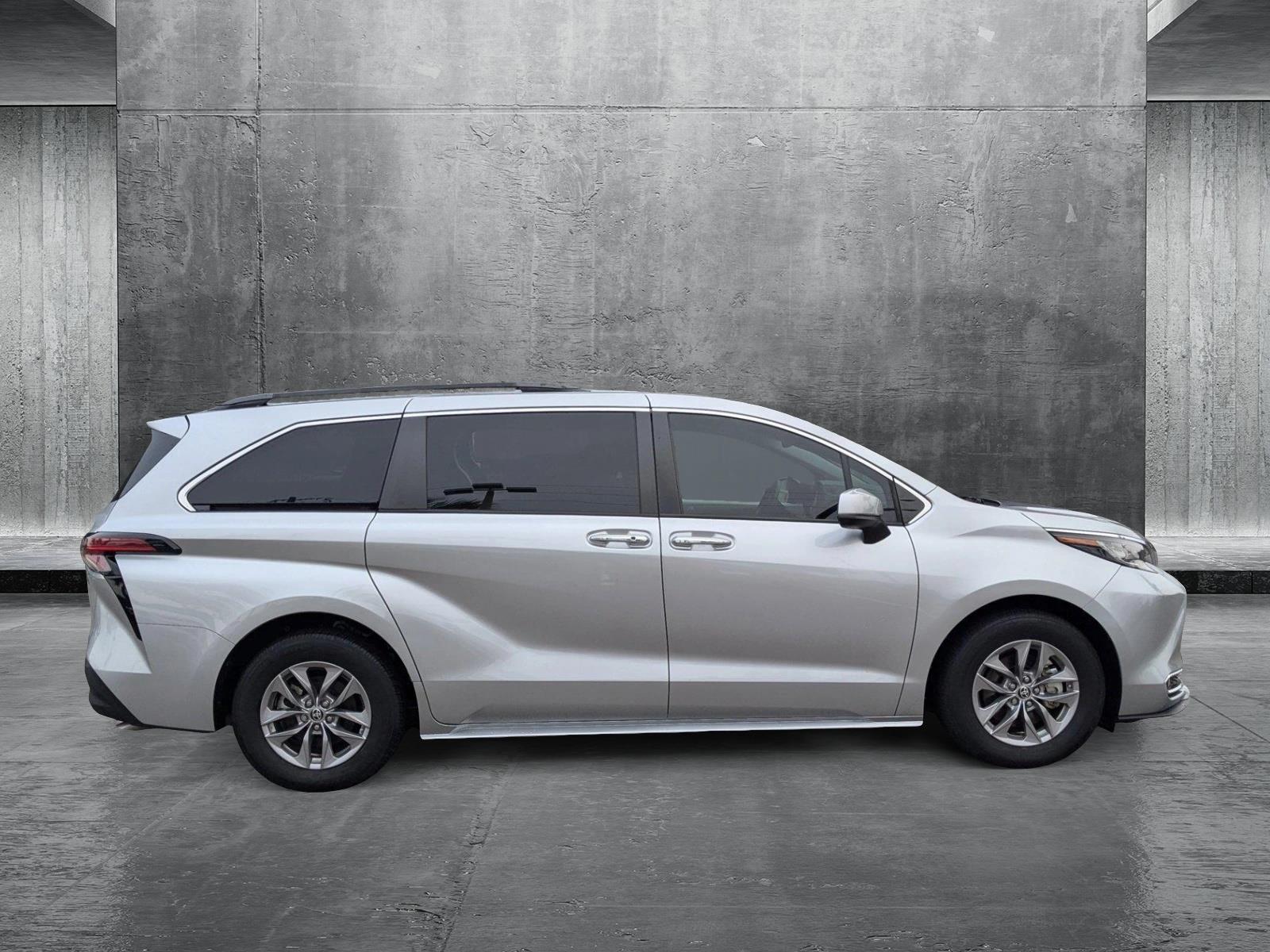 2022 Toyota Sienna Vehicle Photo in Wesley Chapel, FL 33544