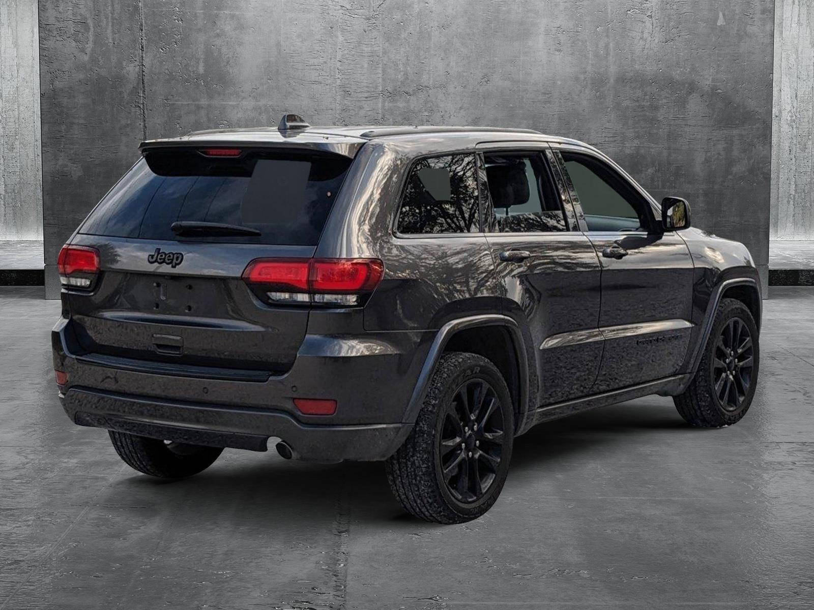 2017 Jeep Grand Cherokee Vehicle Photo in Tampa, FL 33614