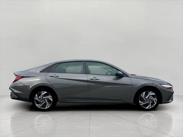 2025 Hyundai ELANTRA Vehicle Photo in Green Bay, WI 54304