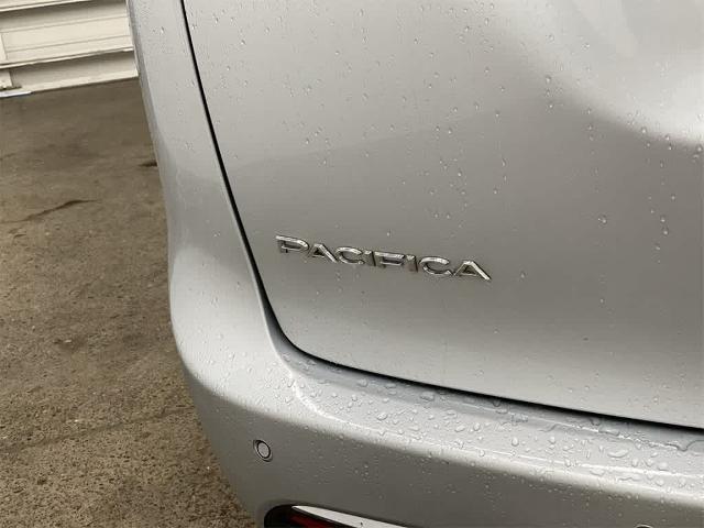 2023 Chrysler Pacifica Vehicle Photo in PORTLAND, OR 97225-3518