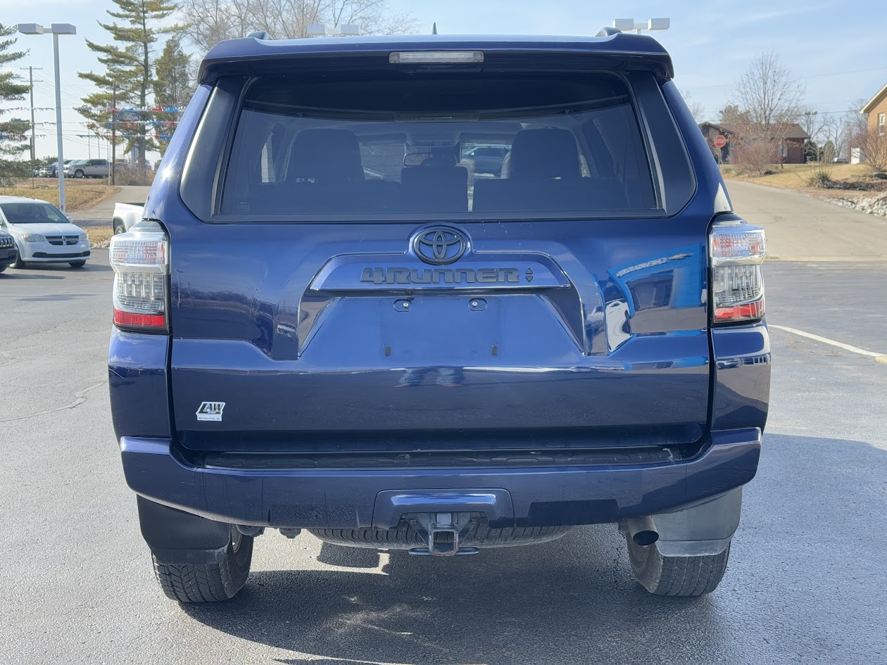 2020 Toyota 4Runner Vehicle Photo in BOONVILLE, IN 47601-9633