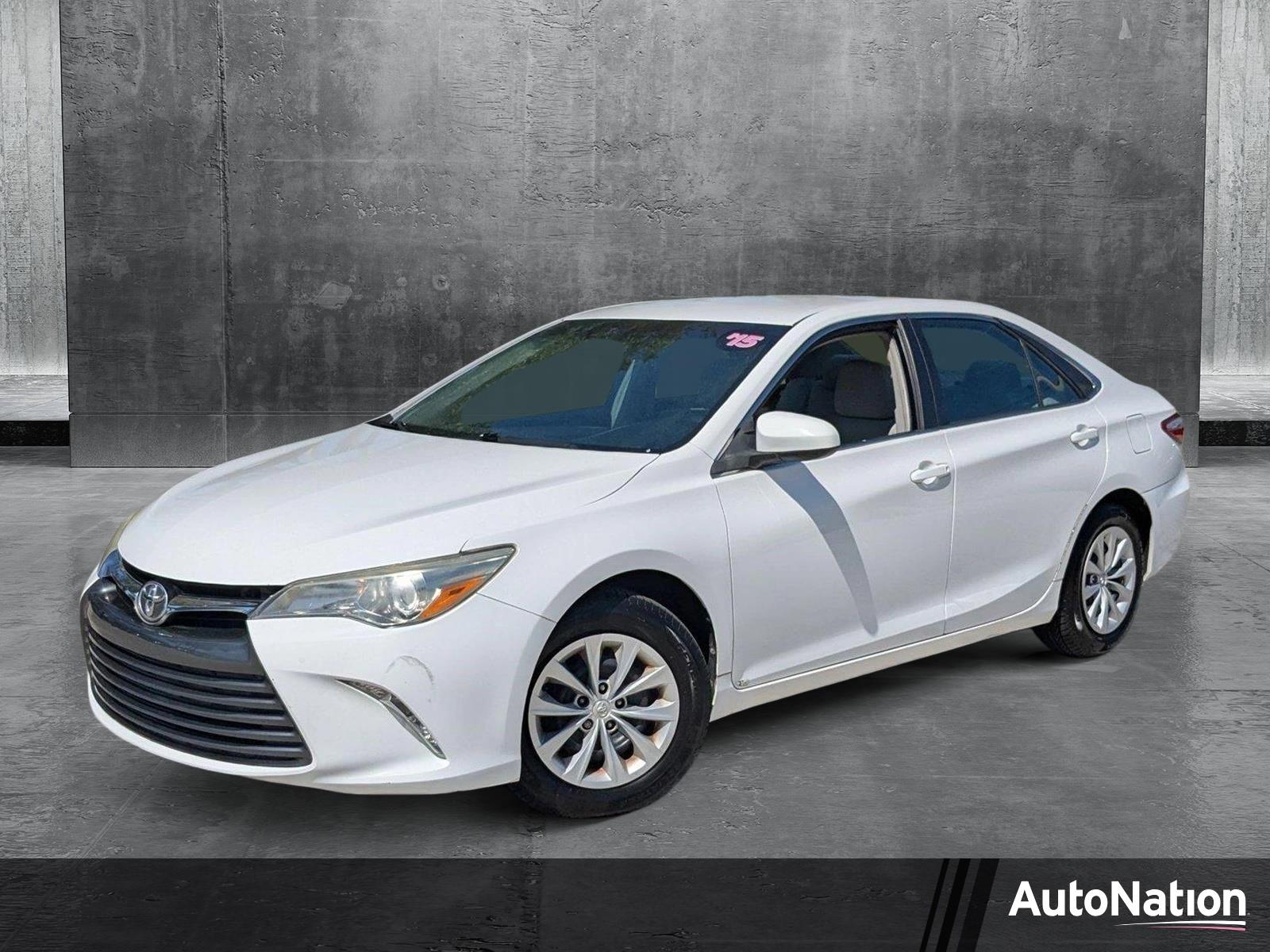 2015 Toyota Camry Vehicle Photo in PEMBROKE PINES, FL 33024-6534