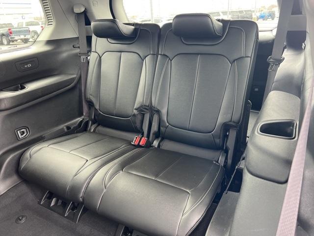 2023 Jeep Grand Cherokee L Vehicle Photo in GREEN BAY, WI 54304-5303