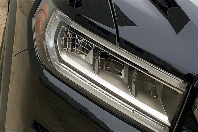 2023 GMC Acadia Vehicle Photo in TOPEKA, KS 66609-0000