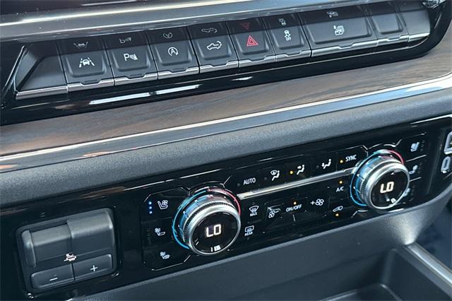 2024 GMC Sierra 1500 Vehicle Photo in ELK GROVE, CA 95757-8703