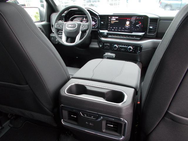 2025 GMC Sierra 1500 Vehicle Photo in LOWELL, MA 01852-4336
