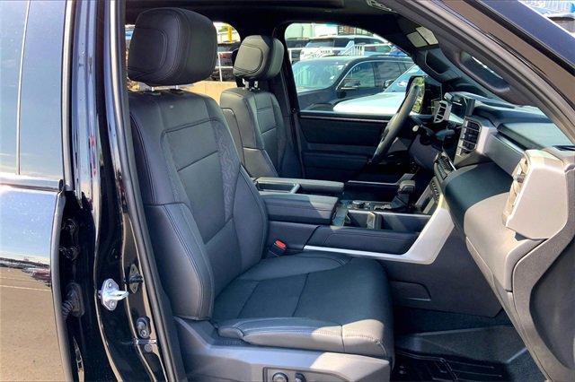 2025 Toyota Tundra 4WD Vehicle Photo in KANSAS CITY, MO 64114-4502