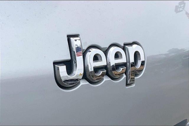 2023 Jeep Grand Cherokee L Vehicle Photo in KANSAS CITY, MO 64114-4502