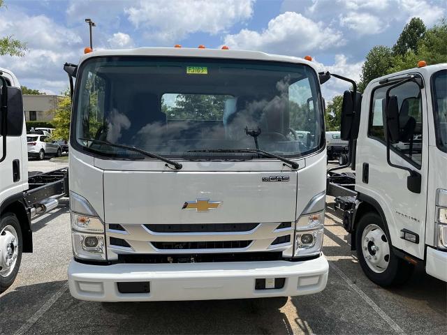 2025 Chevrolet Low Cab Forward 5500 XG Vehicle Photo in ALCOA, TN 37701-3235