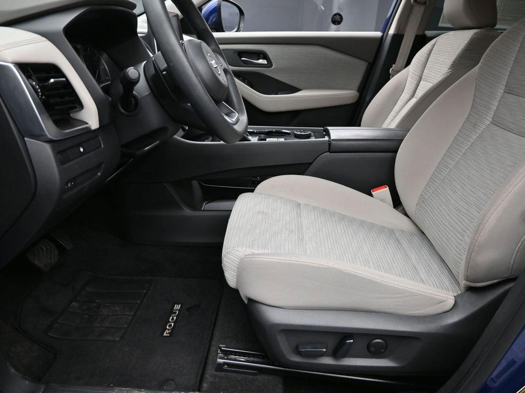 2021 Nissan Rogue Vehicle Photo in Marion, IA 52302