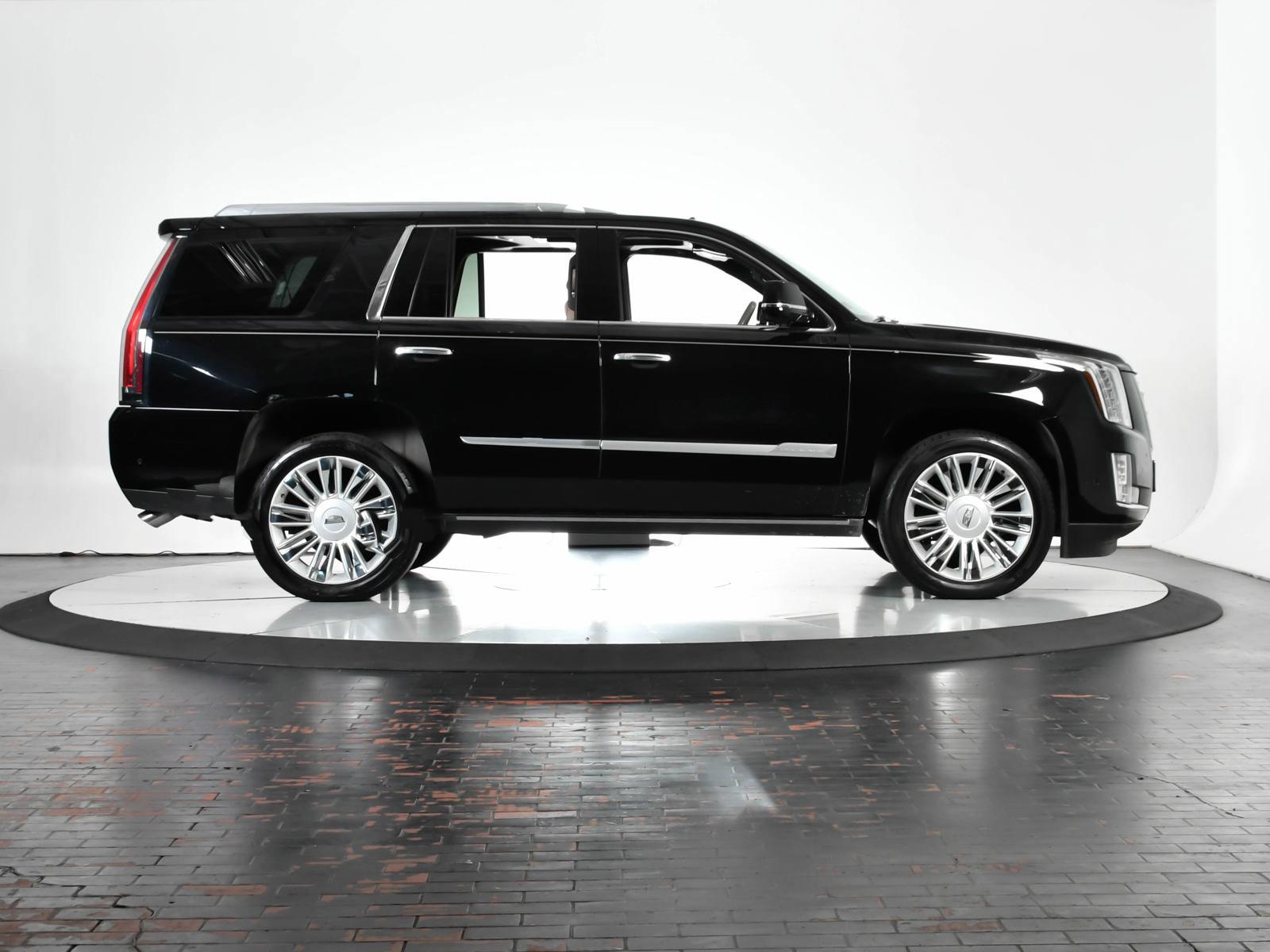 2019 Cadillac Escalade Vehicle Photo in DALLAS, TX 75235