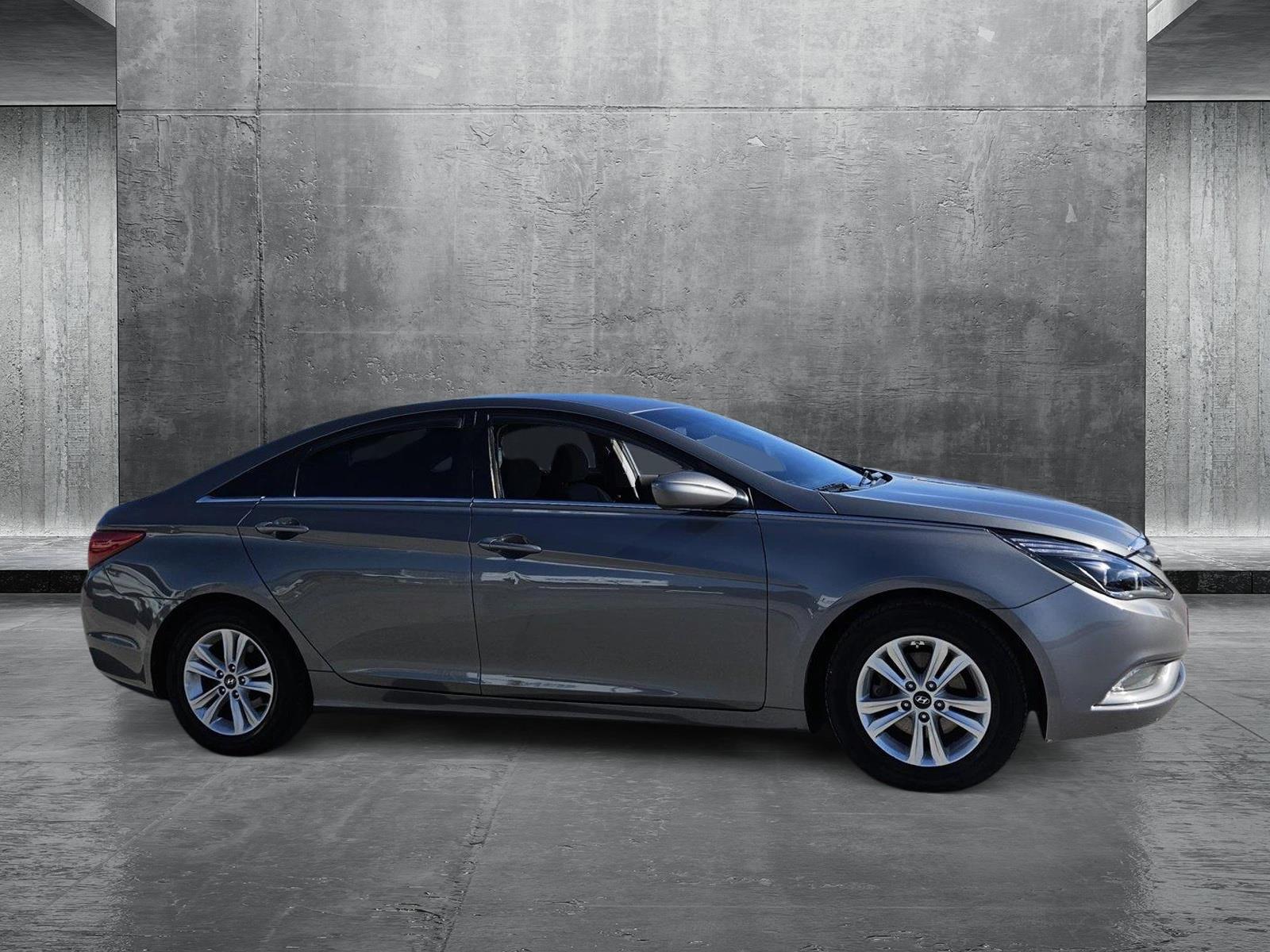 2013 Hyundai Sonata Vehicle Photo in NORTH RICHLAND HILLS, TX 76180-7199