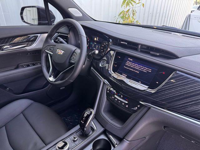 2025 Cadillac XT6 Vehicle Photo in DELRAY BEACH, FL 33483-3294