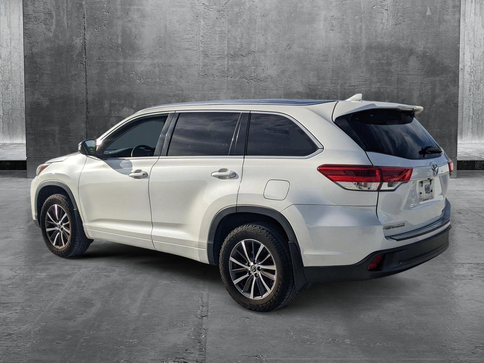 2018 Toyota Highlander Vehicle Photo in Pembroke Pines , FL 33084