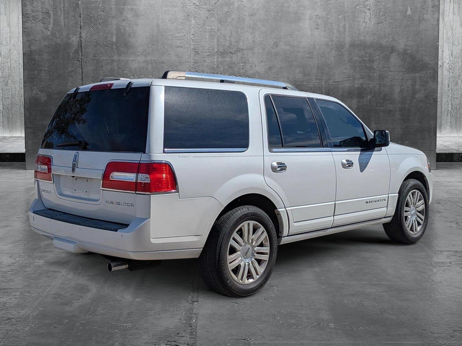 2012 Lincoln Navigator Vehicle Photo in Clearwater, FL 33765