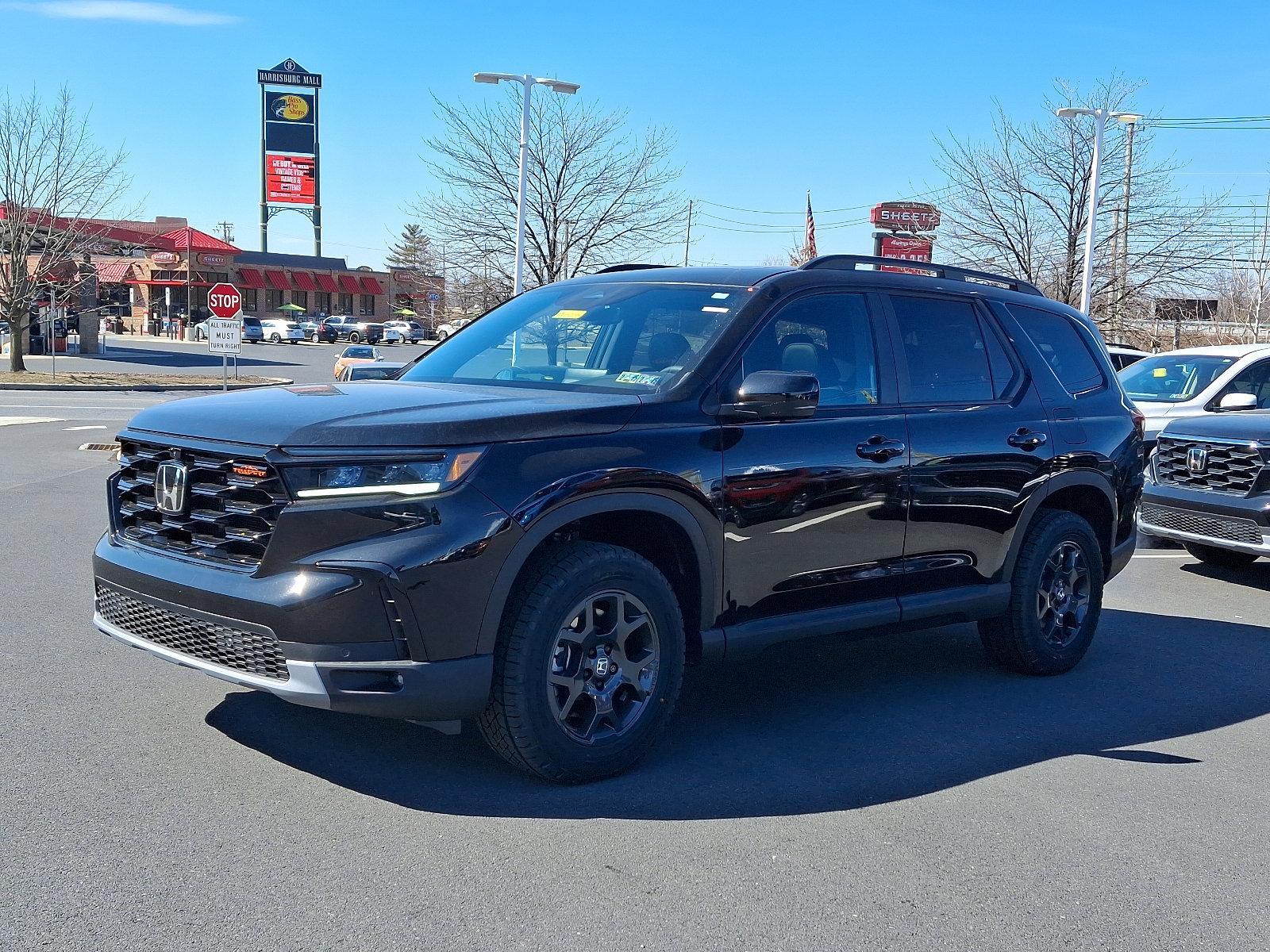 2025 Honda Pilot Vehicle Photo in Harrisburg, PA 17111
