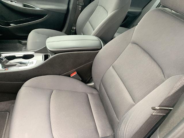 2022 Chevrolet Malibu Vehicle Photo in MOON TOWNSHIP, PA 15108-2571