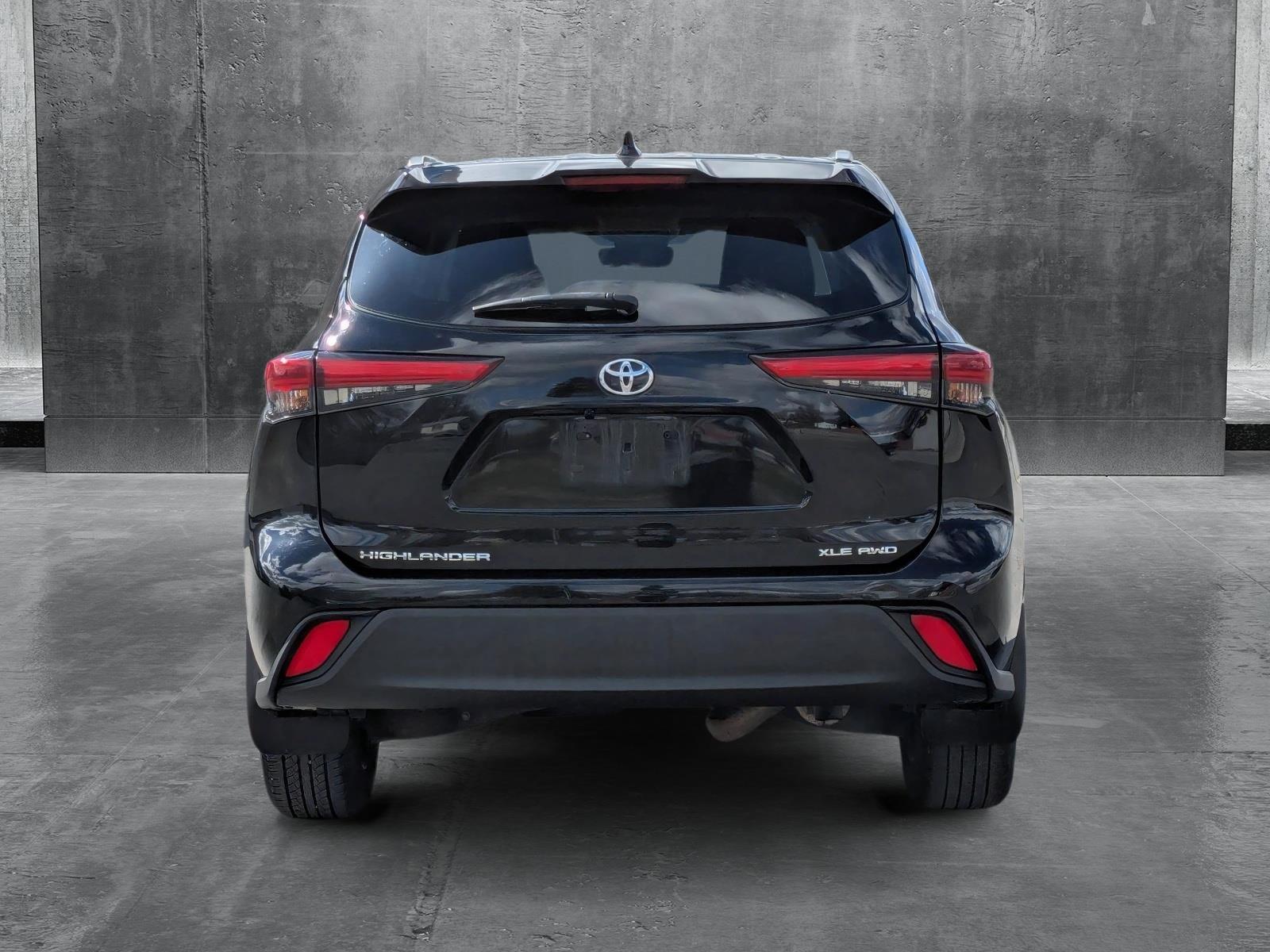 2022 Toyota Highlander Vehicle Photo in Spokane Valley, WA 99212