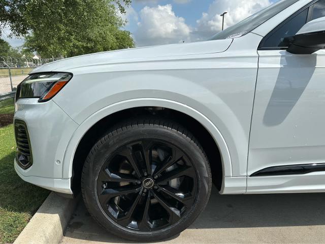 2025 Audi Q7 Vehicle Photo in HOUSTON, TX 77090