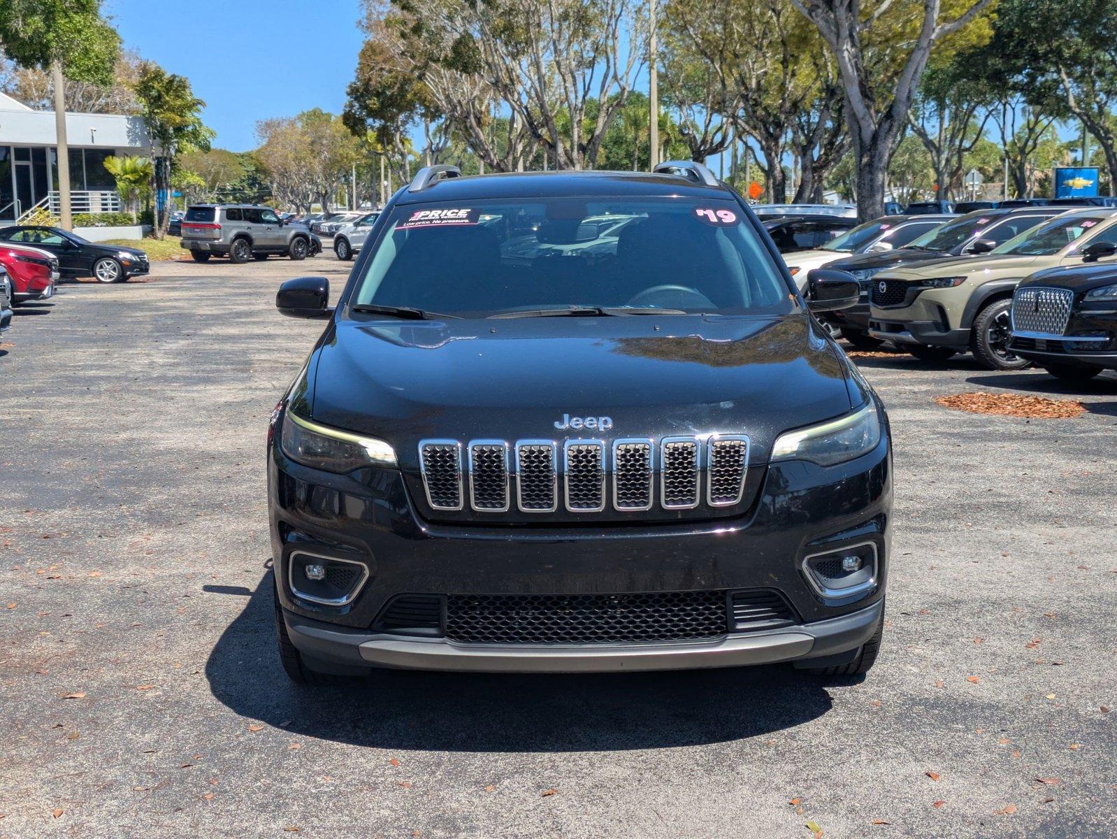 2019 Jeep Cherokee Vehicle Photo in GREENACRES, FL 33463-3207