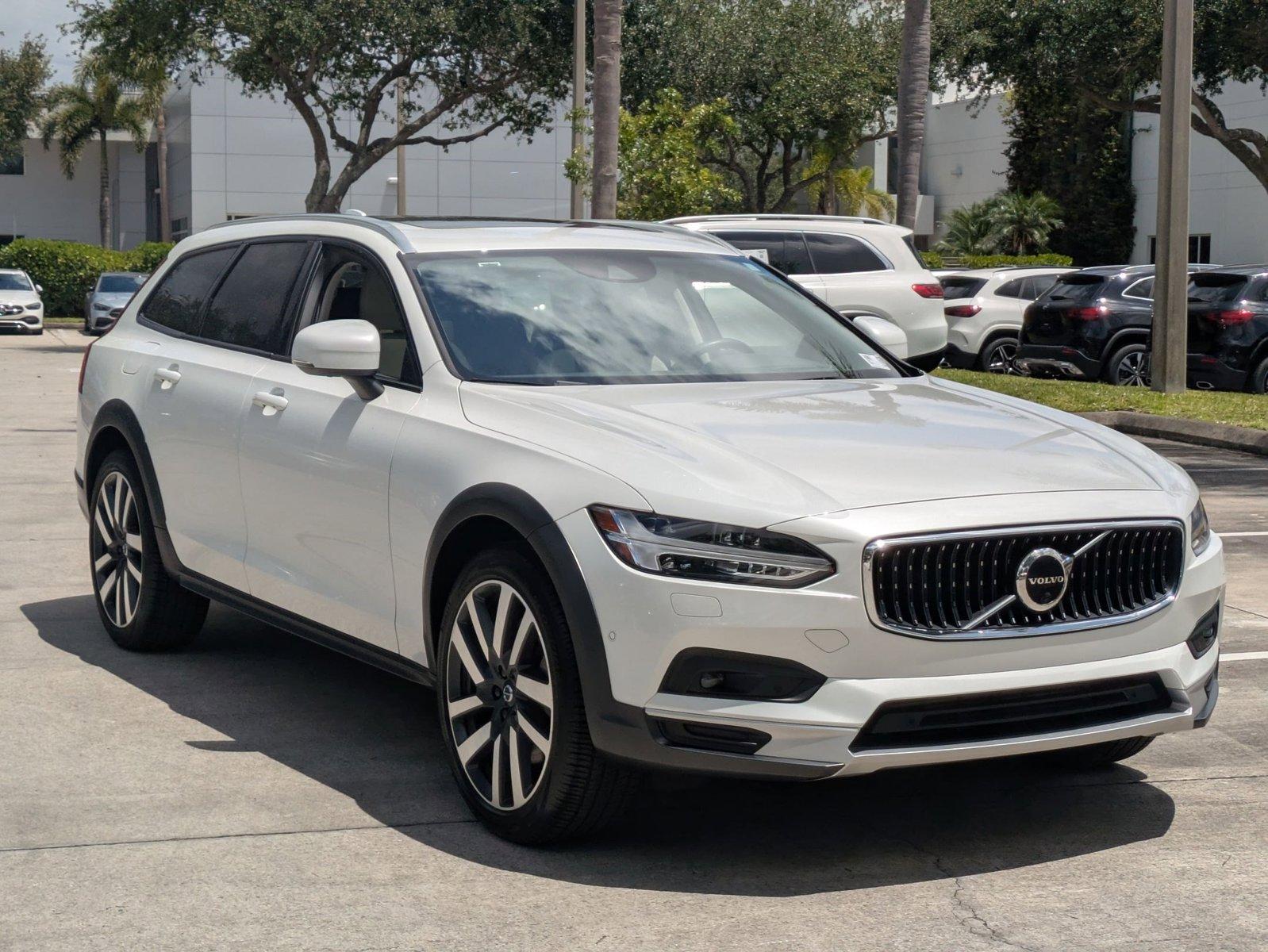 2021 Volvo V90 Cross Country Vehicle Photo in Coconut Creek, FL 33073