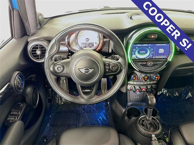 2015 MINI Cooper S Hardtop 4 Door Vehicle Photo in Puyallup, WA 98371