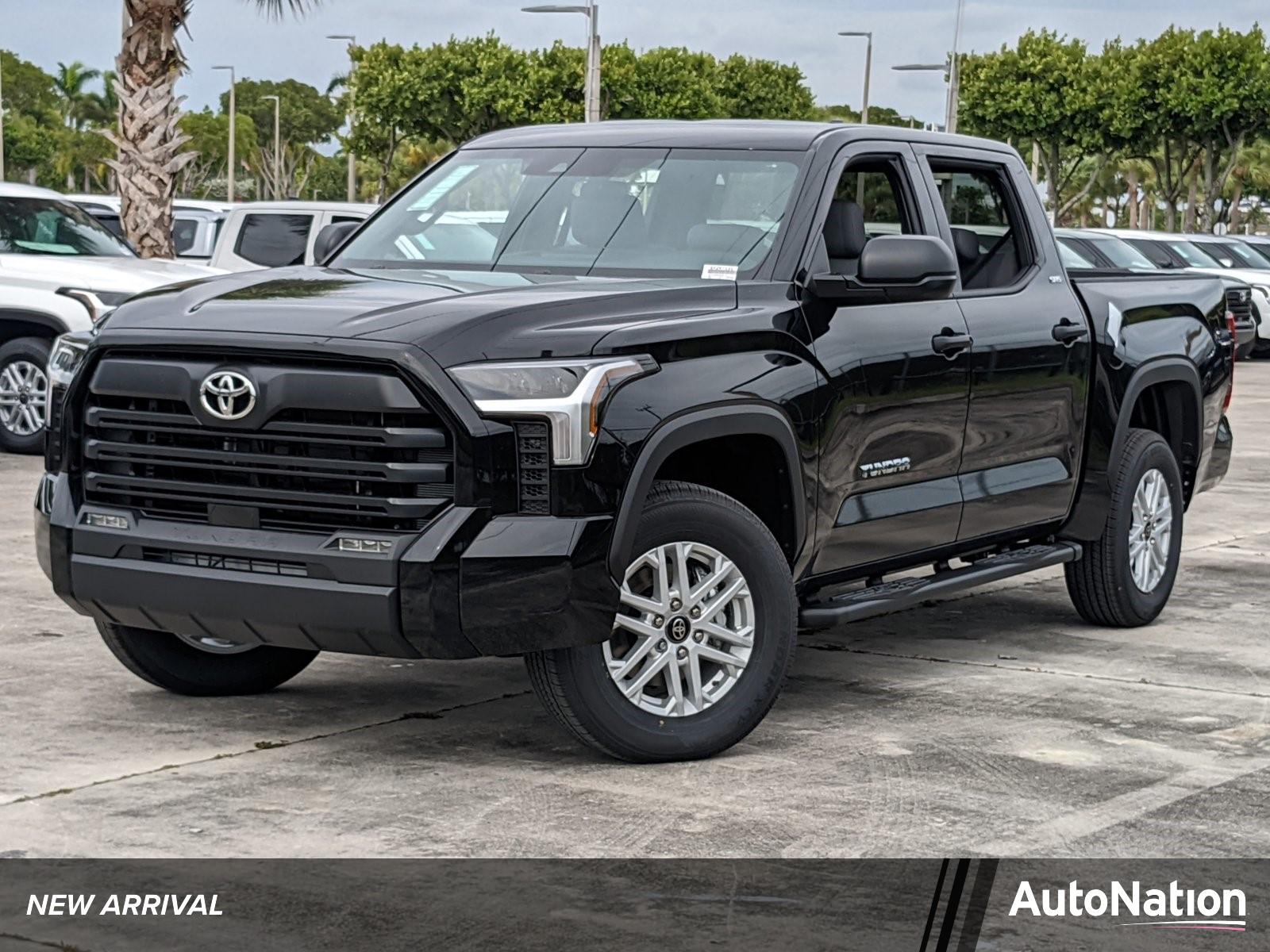 2025 Toyota Tundra 4WD Vehicle Photo in Davie, FL 33331