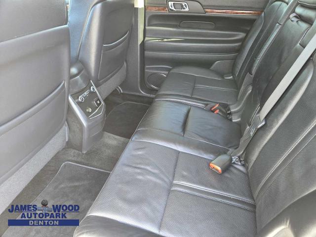 2017 Lincoln MKT Vehicle Photo in DENTON, TX 76210-9321