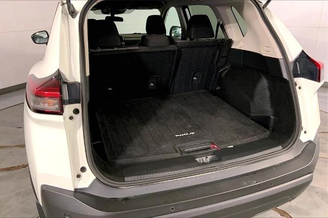 2021 Nissan Rogue Vehicle Photo in Kansas City, MO 64114