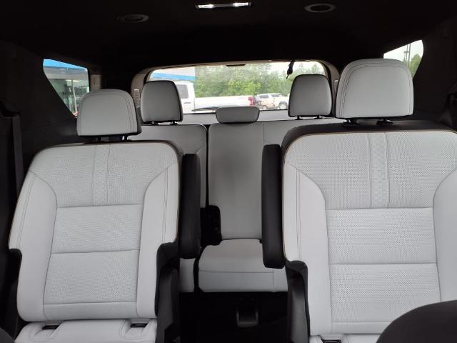 2025 Chevrolet Traverse Vehicle Photo in ROXBORO, NC 27573-6143