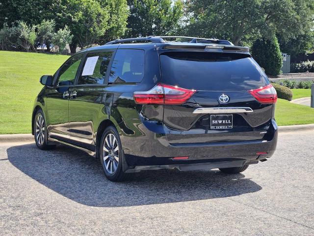 2020 Toyota Sienna Vehicle Photo in FORT WORTH, TX 76132