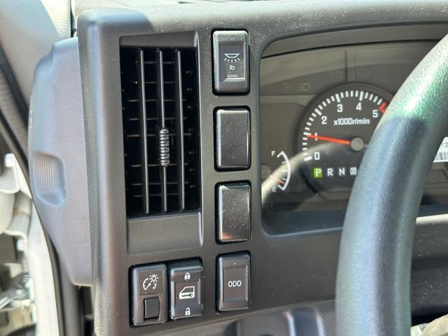 2024 Chevrolet Low Cab Forward 5500 HG Vehicle Photo in COLUMBIA, MO 65203-3903