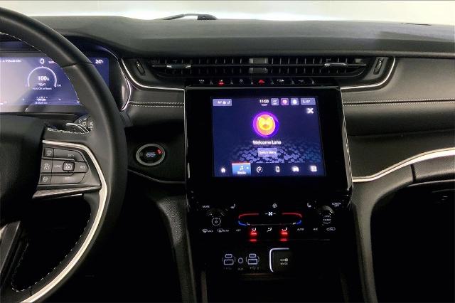 2023 Jeep Grand Cherokee Vehicle Photo in Kansas City, MO 64114