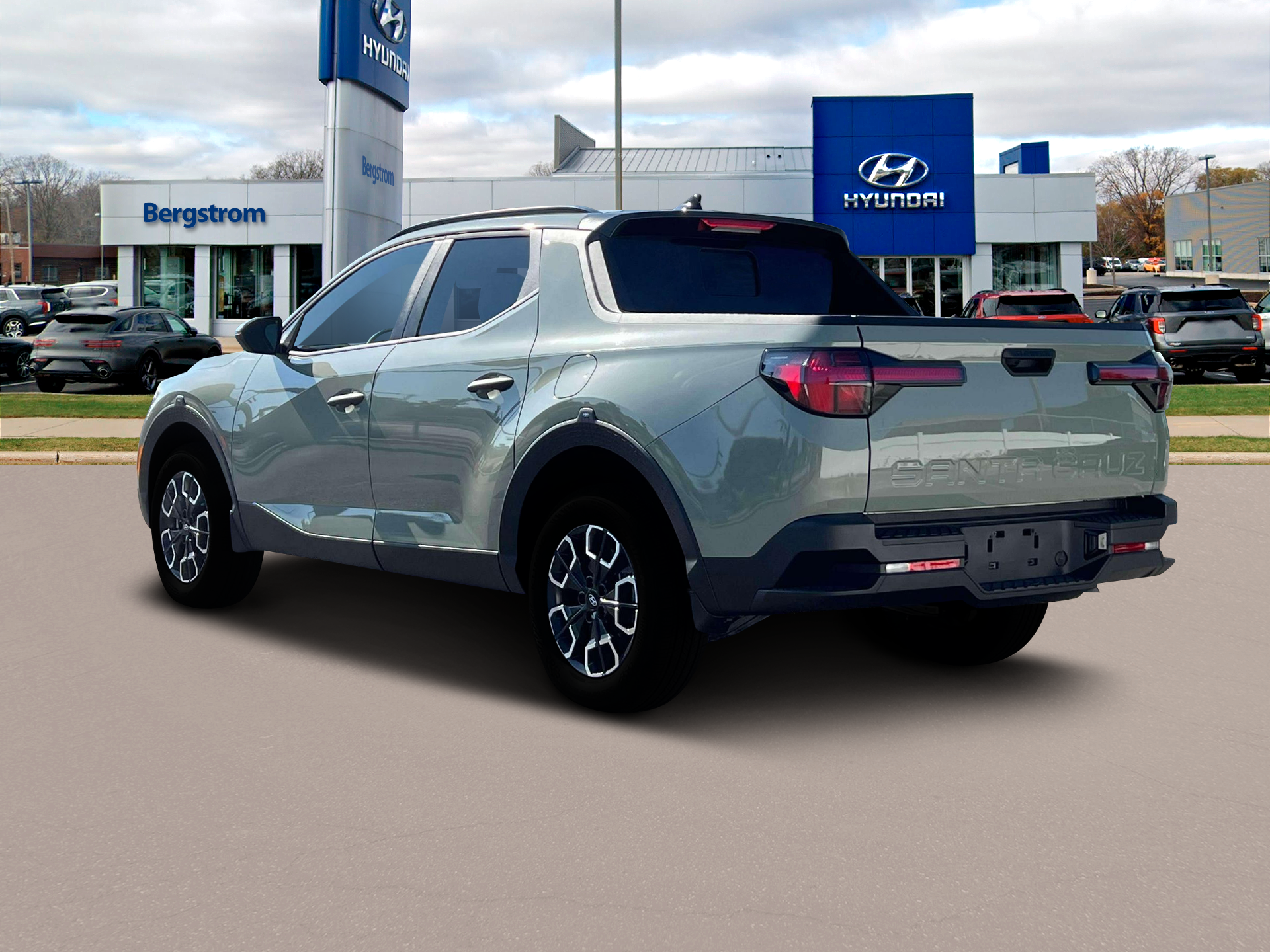 2024 Hyundai SANTA CRUZ Vehicle Photo in Green Bay, WI 54304