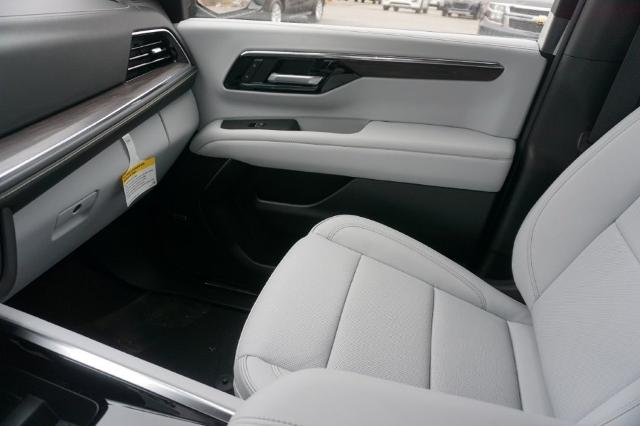 2025 Chevrolet Suburban Vehicle Photo in FAIRMONT, WV 26554-2318