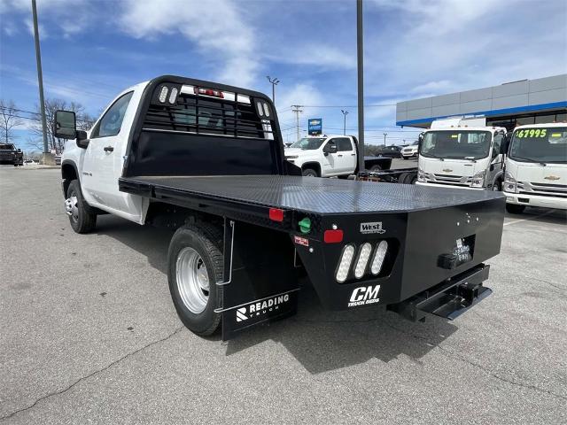 2025 Chevrolet Silverado 3500 HD Chassis Cab Vehicle Photo in ALCOA, TN 37701-3235