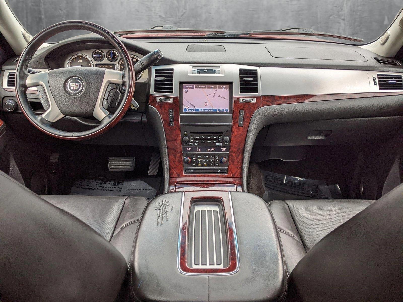 2013 Cadillac Escalade ESV Vehicle Photo in TIMONIUM, MD 21093-2300