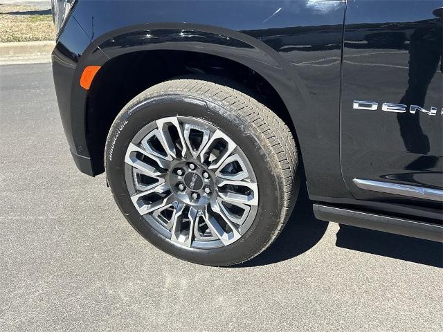 2024 GMC Yukon XL Vehicle Photo in ALBERTVILLE, AL 35950-0246