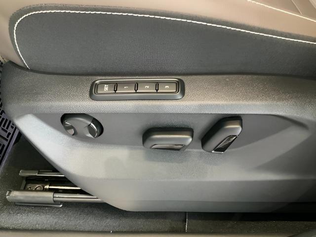 2025 Volkswagen Atlas Vehicle Photo in Oshkosh, WI 54904