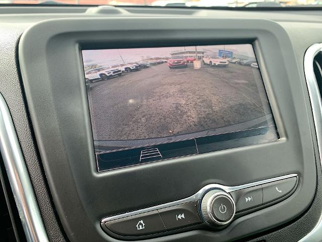 2022 Chevrolet Equinox Vehicle Photo in MOON TOWNSHIP, PA 15108-2571