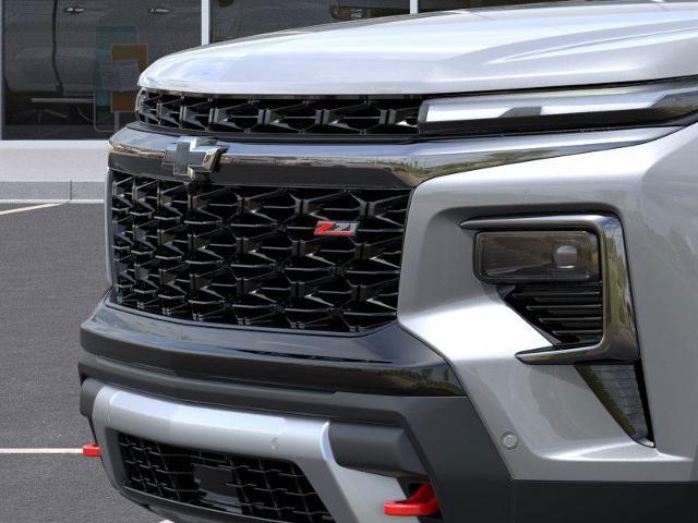 2025 Chevrolet Traverse Vehicle Photo in VALENCIA, CA 91355-1705