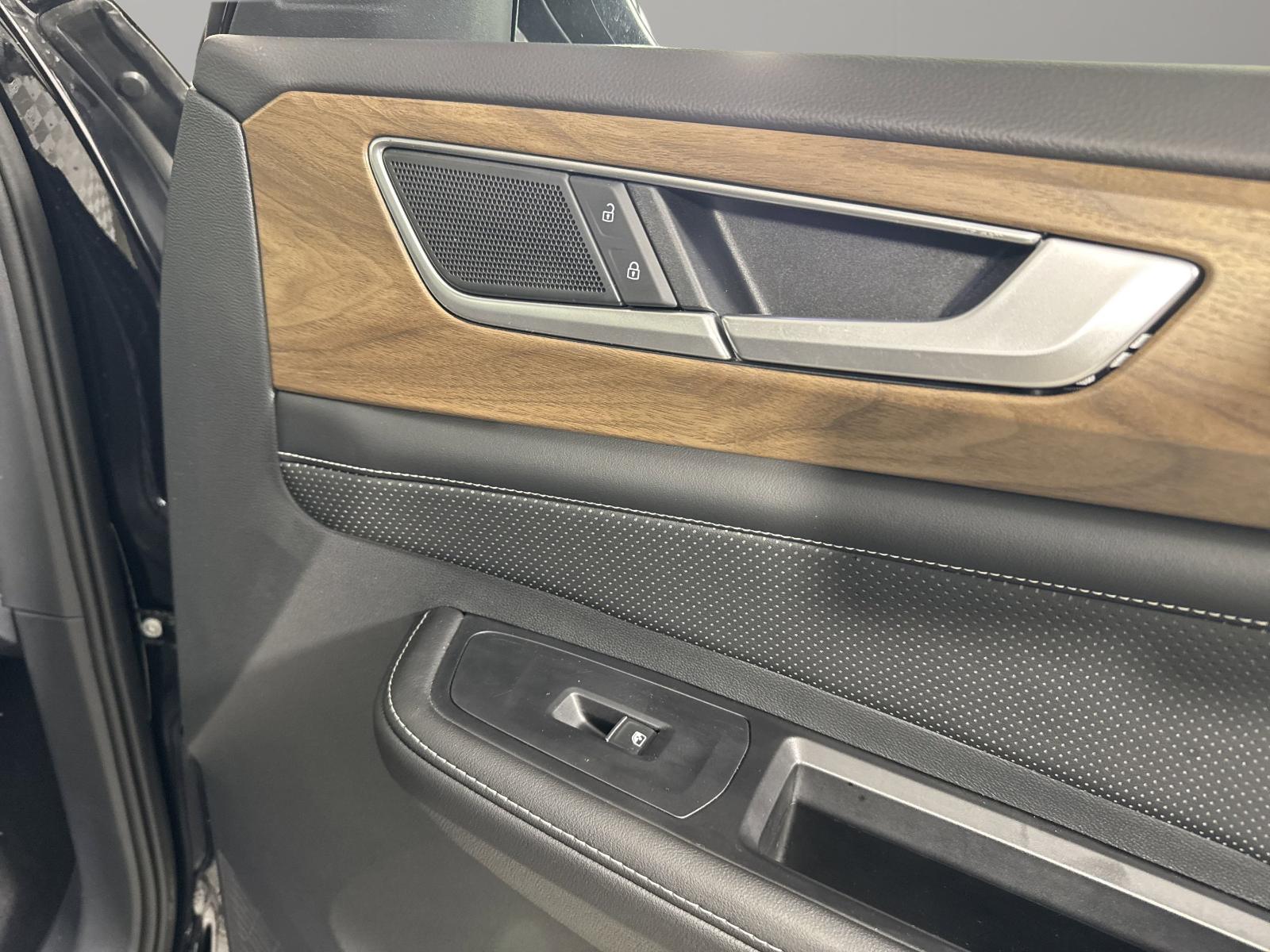 2024 Volkswagen Atlas Vehicle Photo in Georgetown, TX 78626