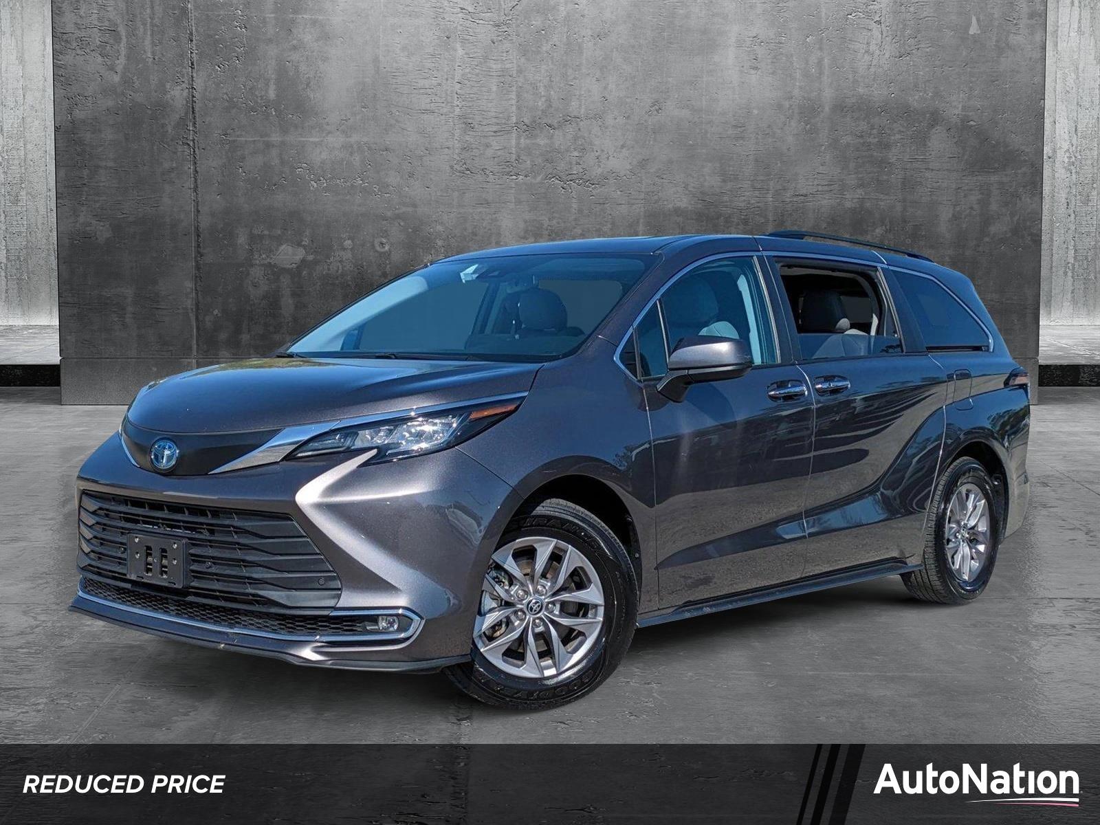 2023 Toyota Sienna Vehicle Photo in Jacksonville, FL 32244