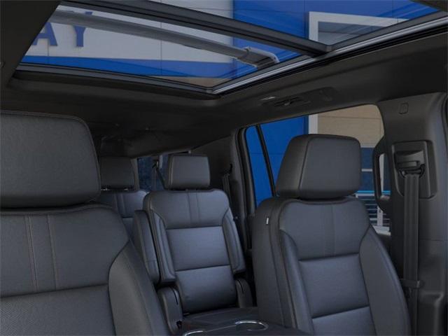 2025 Chevrolet Suburban Vehicle Photo in ENGLEWOOD, CO 80113-6708