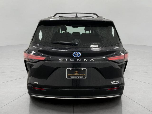 2024 Toyota Sienna Vehicle Photo in Appleton, WI 54913