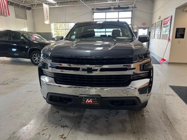 Used 2022 Chevrolet Silverado 1500 Limited LT with VIN 1GCUYDEDXNZ149306 for sale in Plymouth, WI