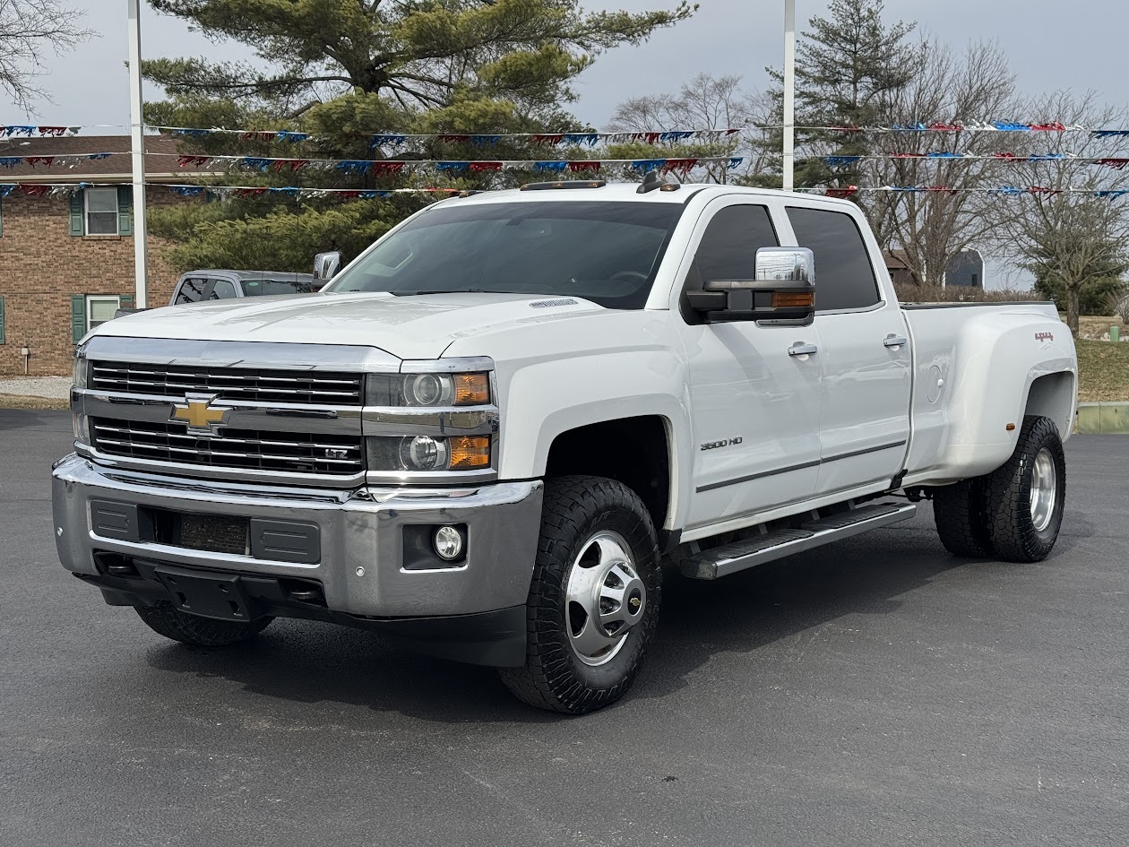 2016 Chevrolet Silverado 3500HD Vehicle Photo in BOONVILLE, IN 47601-9633