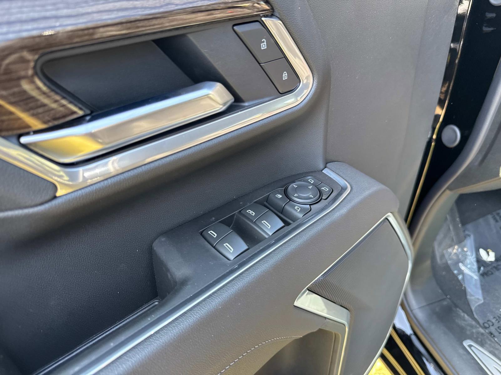2025 Chevrolet Silverado 2500 HD Vehicle Photo in LOS ANGELES, CA 90007-3794