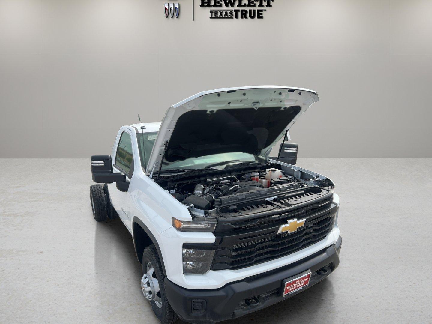 2025 Chevrolet Silverado 3500 HD Chassis Cab Vehicle Photo in GEORGETOWN, TX 78626-7508